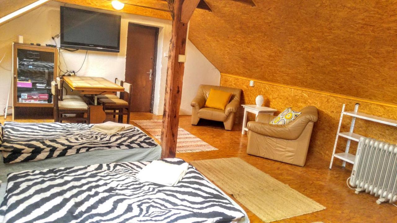 Cechuv Mlyn Apartamento Hrebecniky Exterior foto